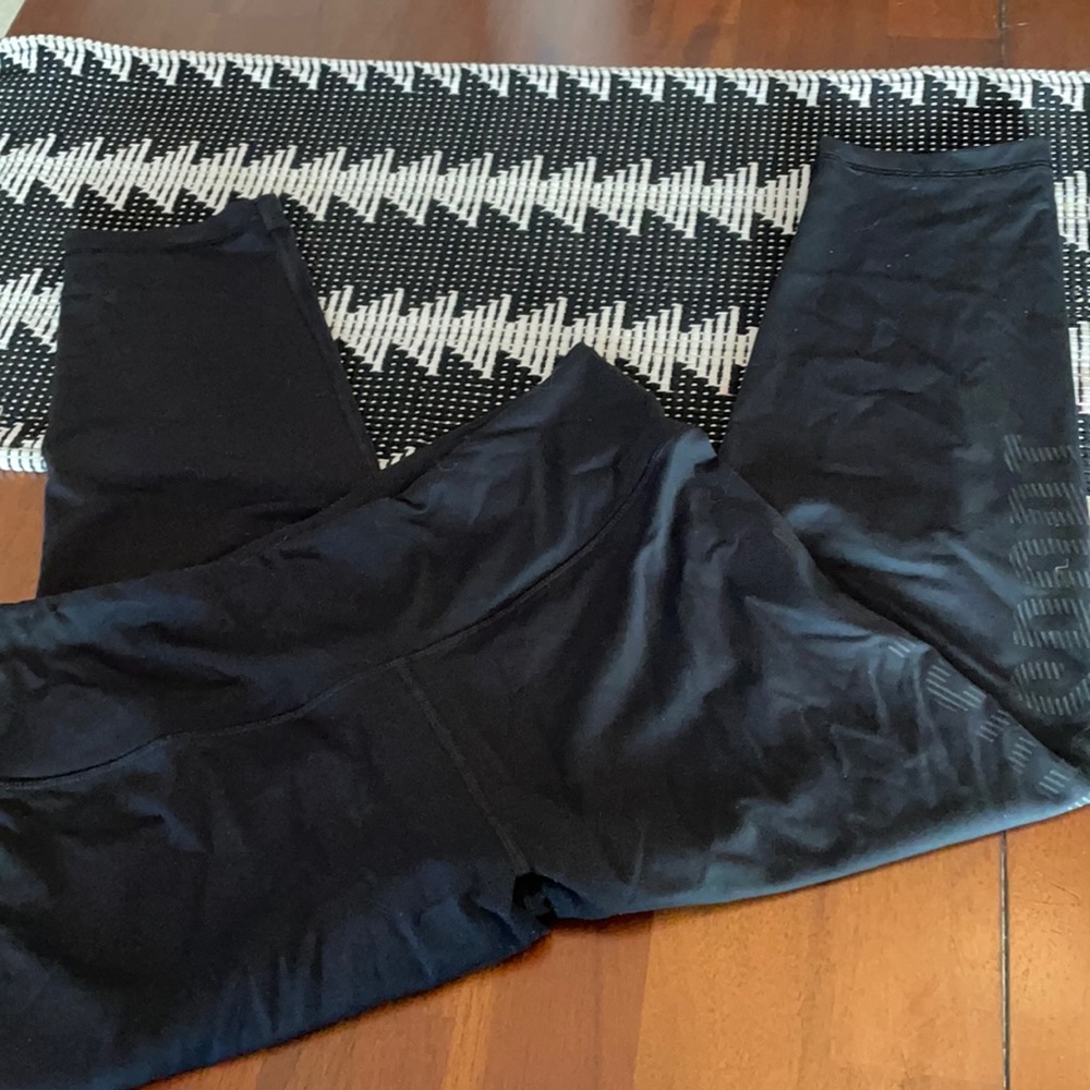 Victoria’s Secret Capri sport leggings